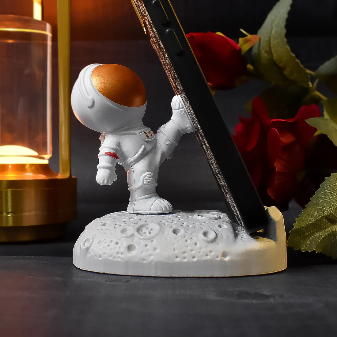 3D Astronaut Mobile Holder – Resin Spaceman Phone Stand for Desk, Car Dashboard & Decor (1 Pc / Mix Design) - Image 5