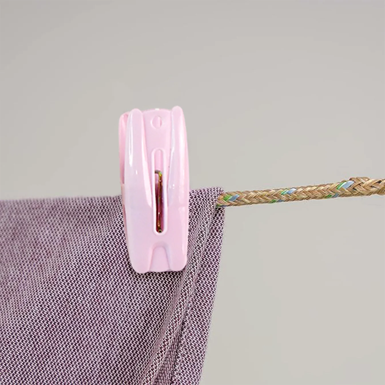 Clothesline Rope with 6 Clips – 6 Meter Approx Heavy Duty Laundry Drying Rope with Clip - Image 2